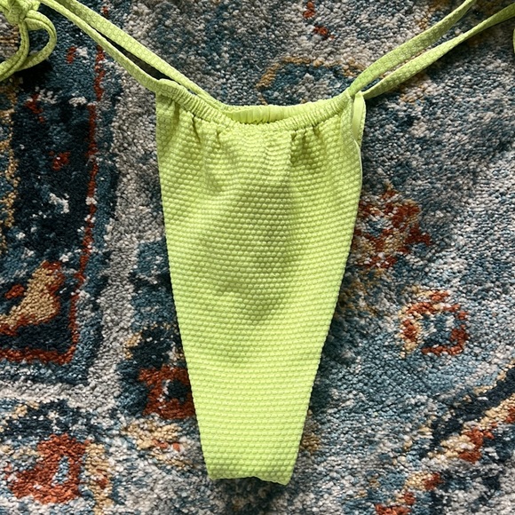 Frankie’s Bikini top and bottom - Picture 2 of 5